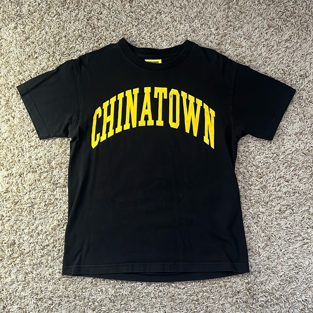 Chinatown Market Mens US Size Medium Tee.
